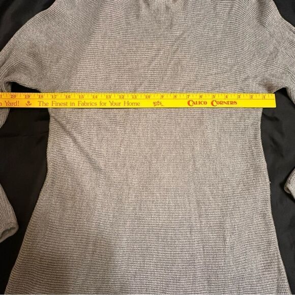 Joan Vass Gray Rayon blend tunic round neck sweater size medium - Picture 10 of 11
